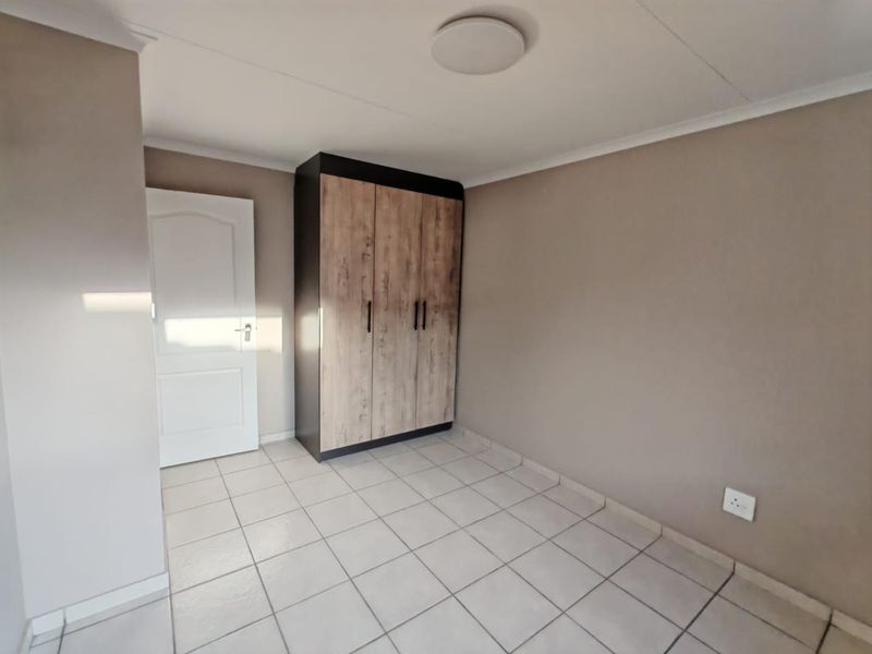 A SPACIOUS APARTMENT - Photo 10