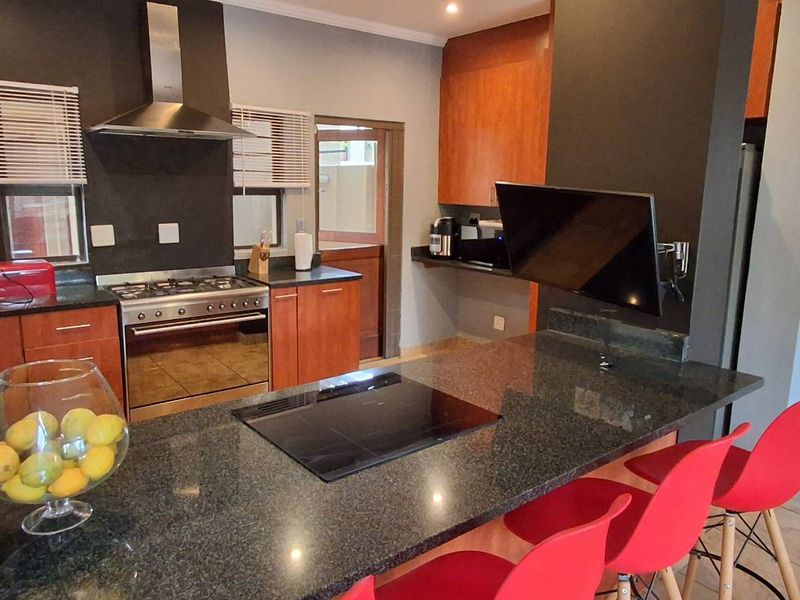 Luxury, Comfort, and Flexibility in Leloko Estate! - Photo 9