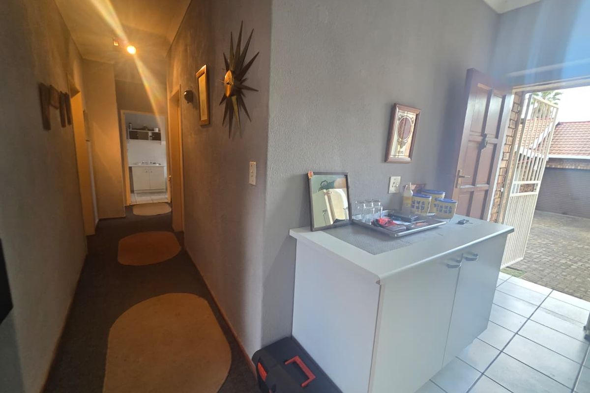 Spacious 3-Bedroom Facebrick Townhouse in Prime Groblerpark - Photo 5