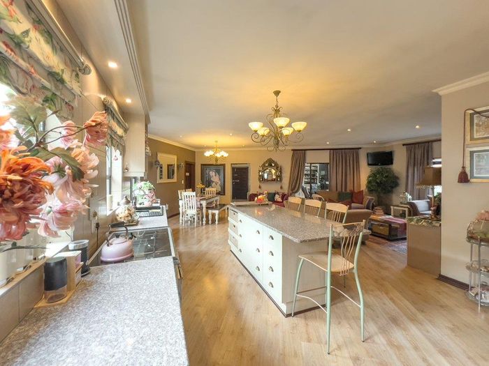 Property #2422714, House Pending Sale in Midfield Estate