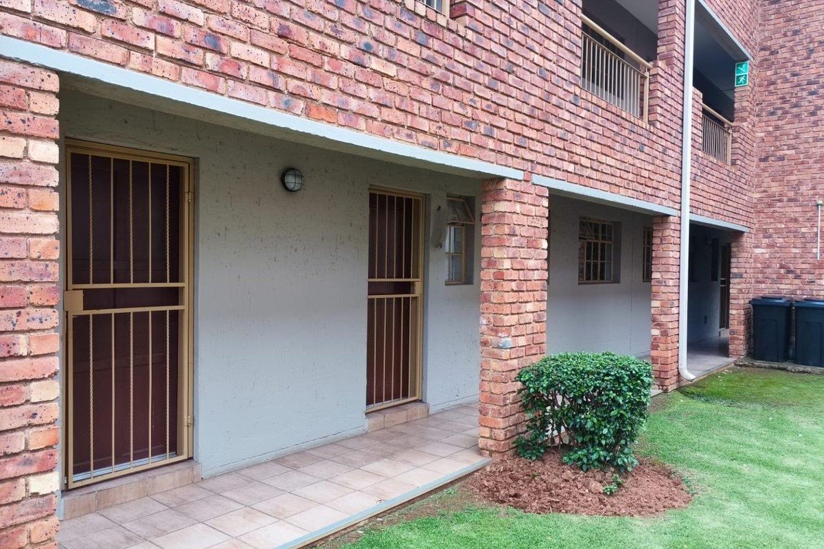 2 bedroom ground floor unit, great investment or first time buy! - Photo 2