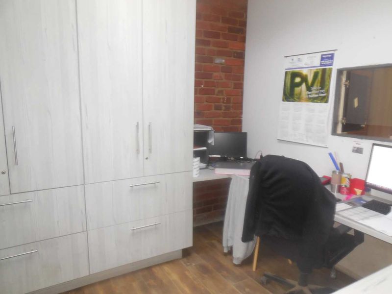 Offices for Rental in the Prime area of Silverton - Photo 8