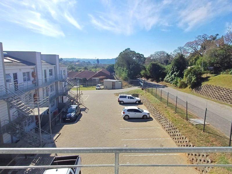 Top floor 2 bedroom apartment in a standalone building within Silverstream - Photo 7