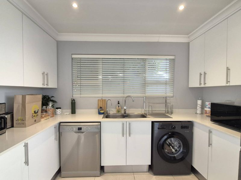 Waterford Estate Living at Its Finest - Investment Opportunity 27k Lease in Place until March 2027** - Photo 10