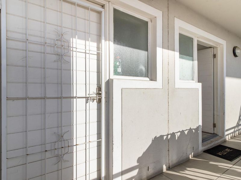 Neat & Practical 2-Bedroom Apartment for Sale - Photo 4