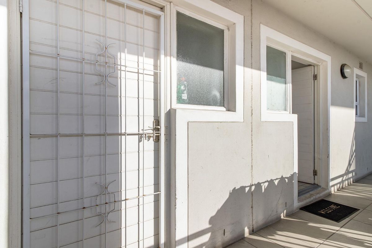 Neat & Practical 2-Bedroom Apartment for Sale - Photo 4