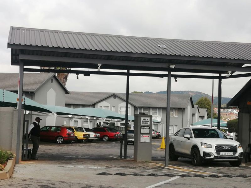 Ground Floor easy access Town House - Photo 2