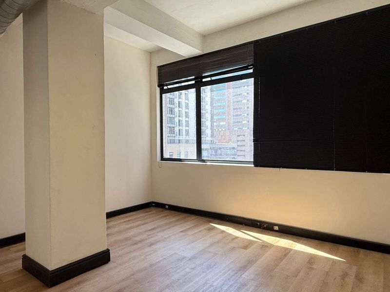 212m2 4th floor office to let in Loop Street - Photo 10