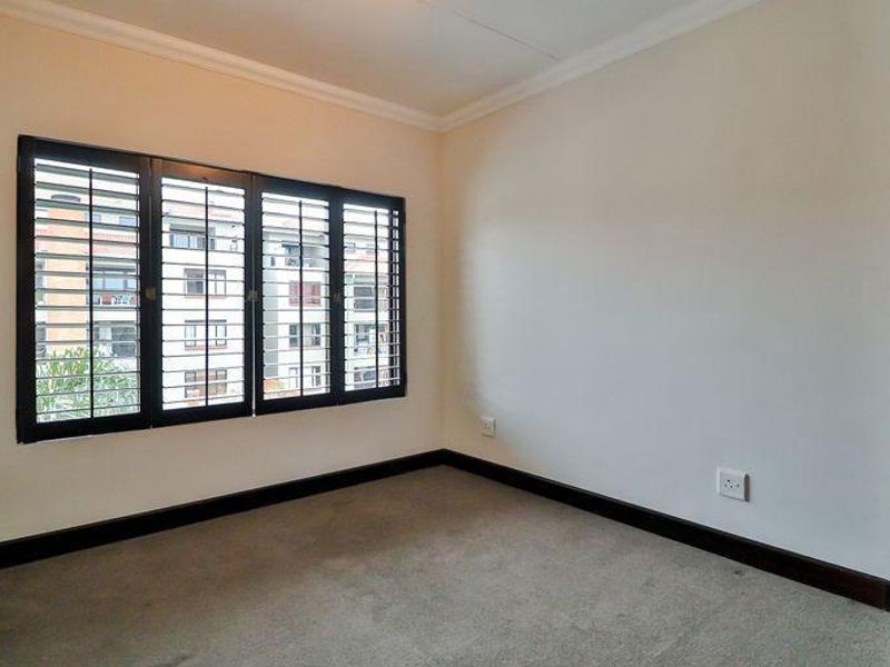 Modern Loft Apartment, Ideal for Young Professionals or Investors! - Photo 10