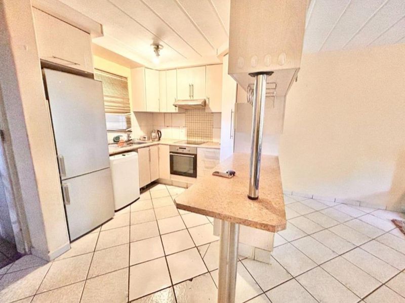 Charming 3 bedrooms ground floor apartment for sale in Centurion - Photo 3