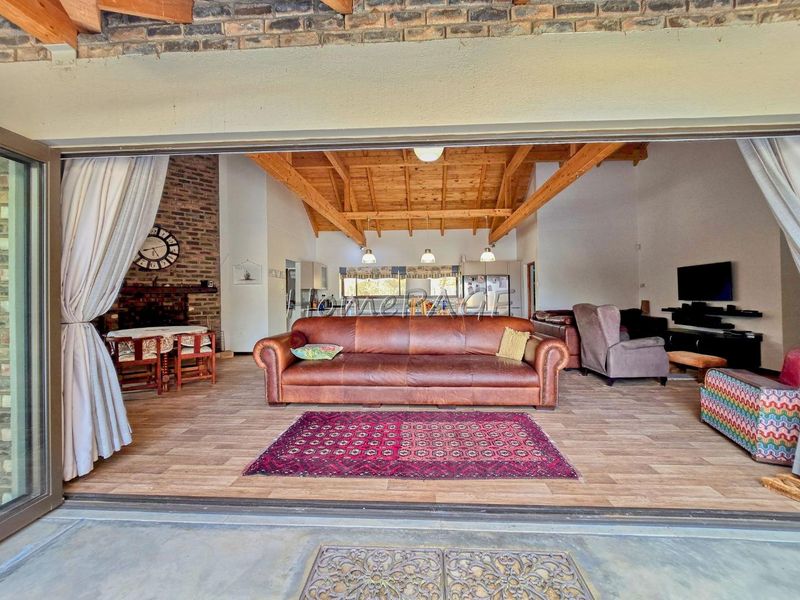 Omaruru Wildlife Estate, Omaruru:  Lifestyle property with 4 Bedr Home is for Sale - Photo 5