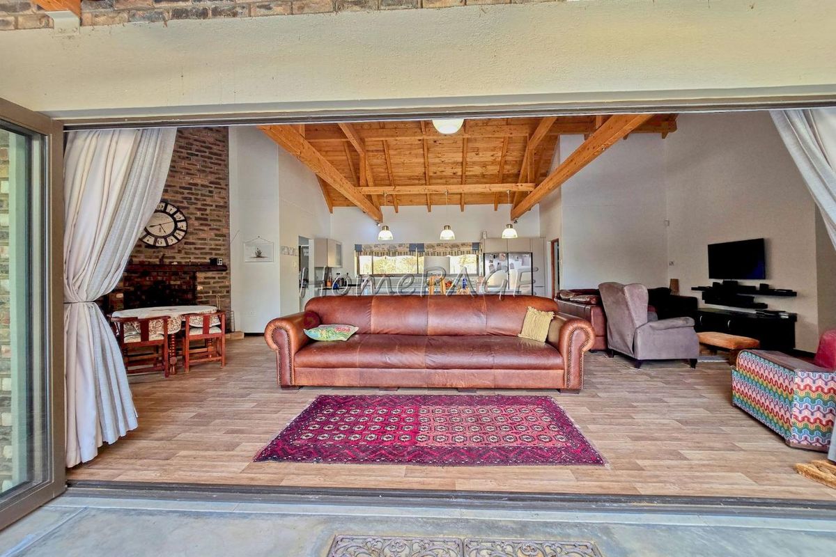 Omaruru Wildlife Estate, Omaruru:  Lifestyle property with 4 Bedr Home is for Sale - Photo 5