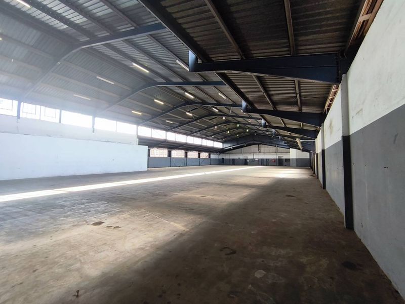 3,029m2 Warehouse To Let in Johannesburg Central - Photo 2