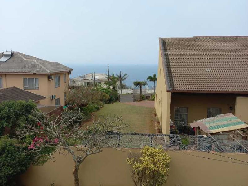 3 Bedroom Home with Balcony Seaview - Photo 8