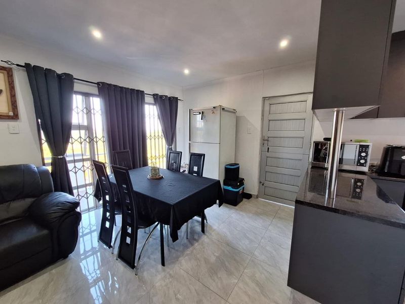 A TOWNHOUSE WITH AN OASIS OF COMFORT AND RELAXATION - Photo 6