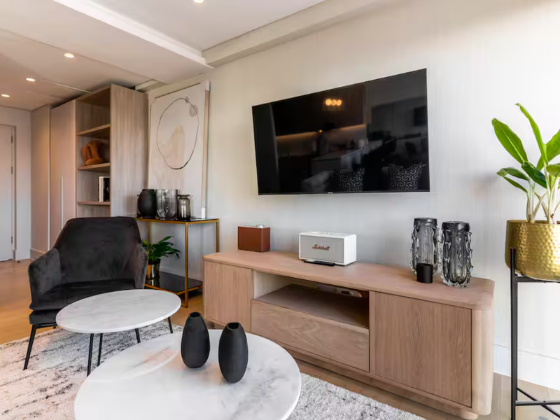 Duplex of dreams with views from every window! - Photo 4