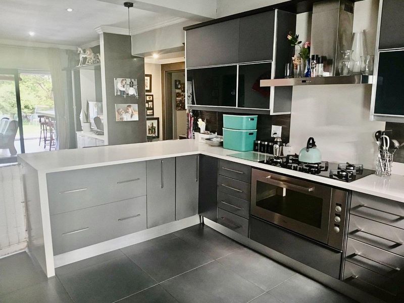 Fully furnished house in Kayalami - Photo 5