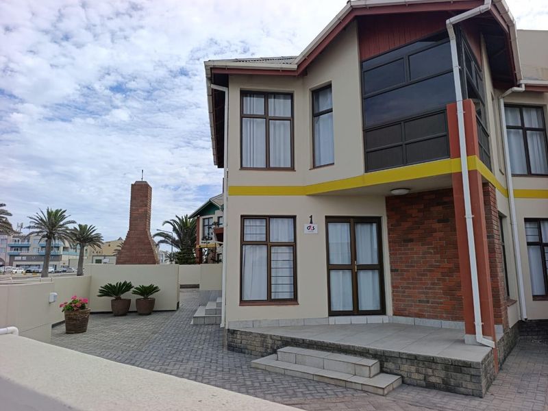 🏡Prime Townhouse with Business Rights | Swakopmund Town Centre 🏡 - Photo 3