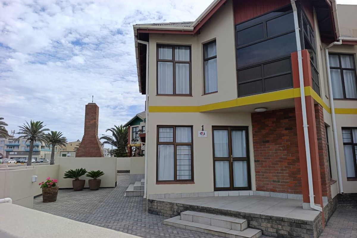 🏡Prime Townhouse with Business Rights | Swakopmund Town Centre 🏡 - Photo 3