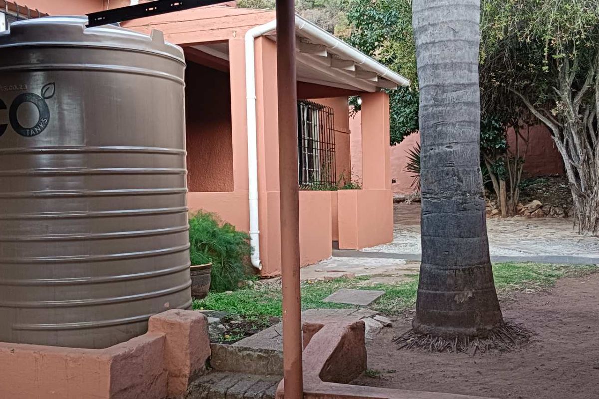 GOLDEN OLDIE UP FOR GRABS! - Photo 2