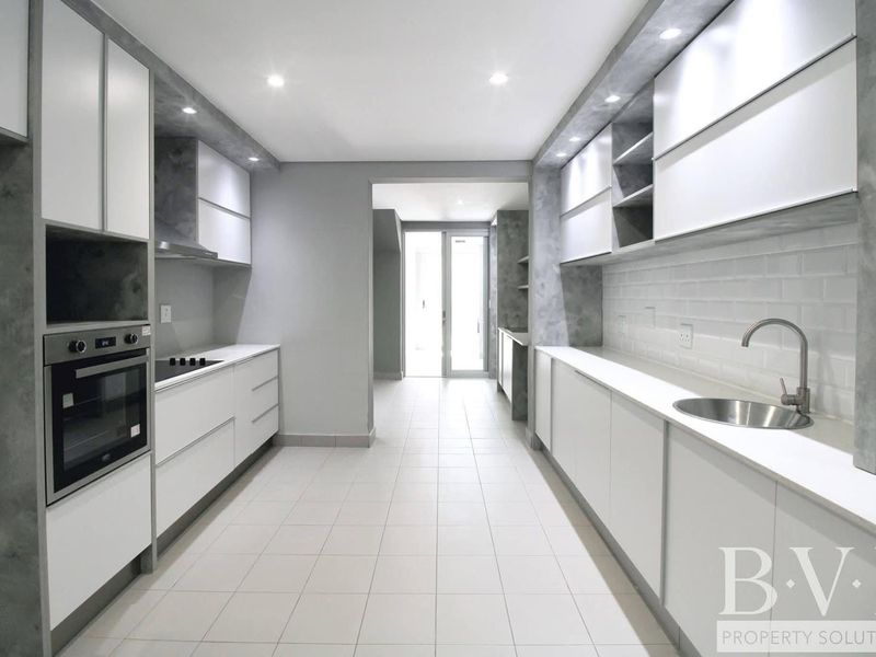 8-Bedroom Exclusive Residence for Sale in Ludwigsdorf - Photo 4