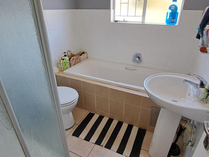 Charming 2-Bedroom Duplex in a Safe and Well-Maintained Complex - Photo 9