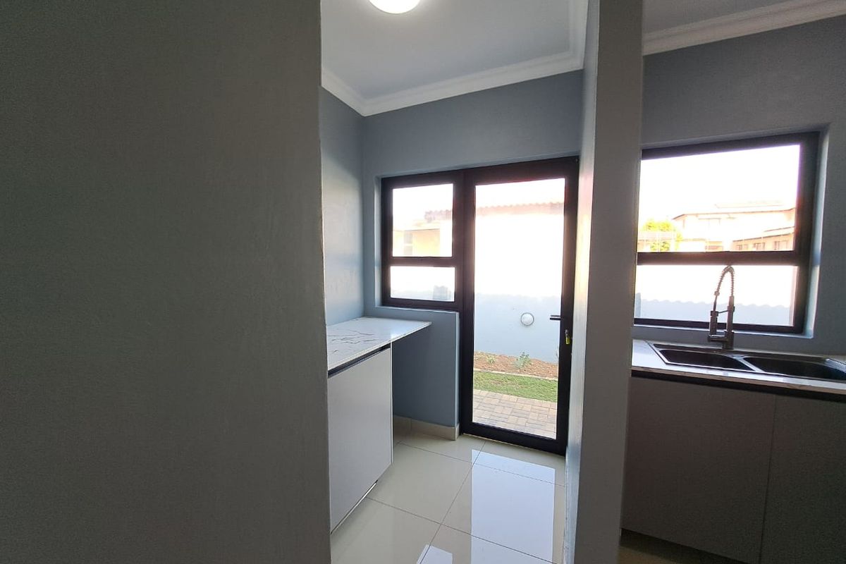 3 bedroom house - Photo 5