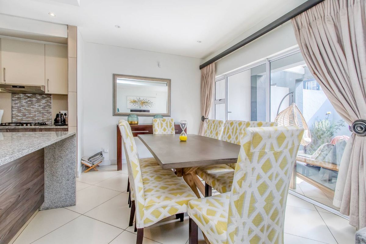 Stylish 3 Bedroom Townhouse in Edenburg,Rivonia - Photo 4