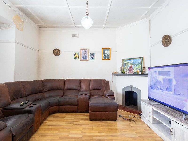 Spacious Family Home in the Heart of Townsend Estate | Dual Mandate - Photo 9