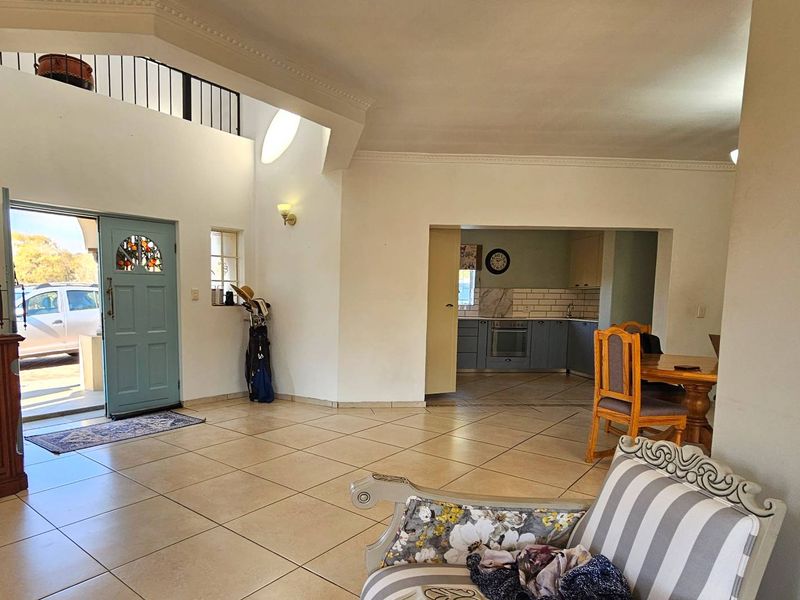 Spacious and Versatile 5 Bedroom Mediterranean Style House - Photo 7