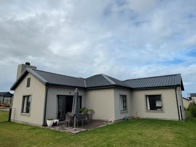 3 Bedroom Home for Long Term Rental in Hartland Lifestyle Security Estate - Photo 1
