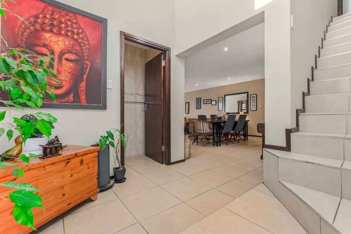 Exquisite 3-Bedroom 2 Bathroom Family Home in a Secure Complex - Photo 5