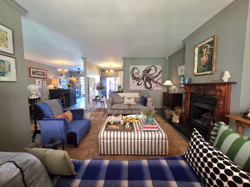 Beautiful, Spacious 3-Bedroom Family Home for Sale in Small Secure Complex of 4. - Photo 5