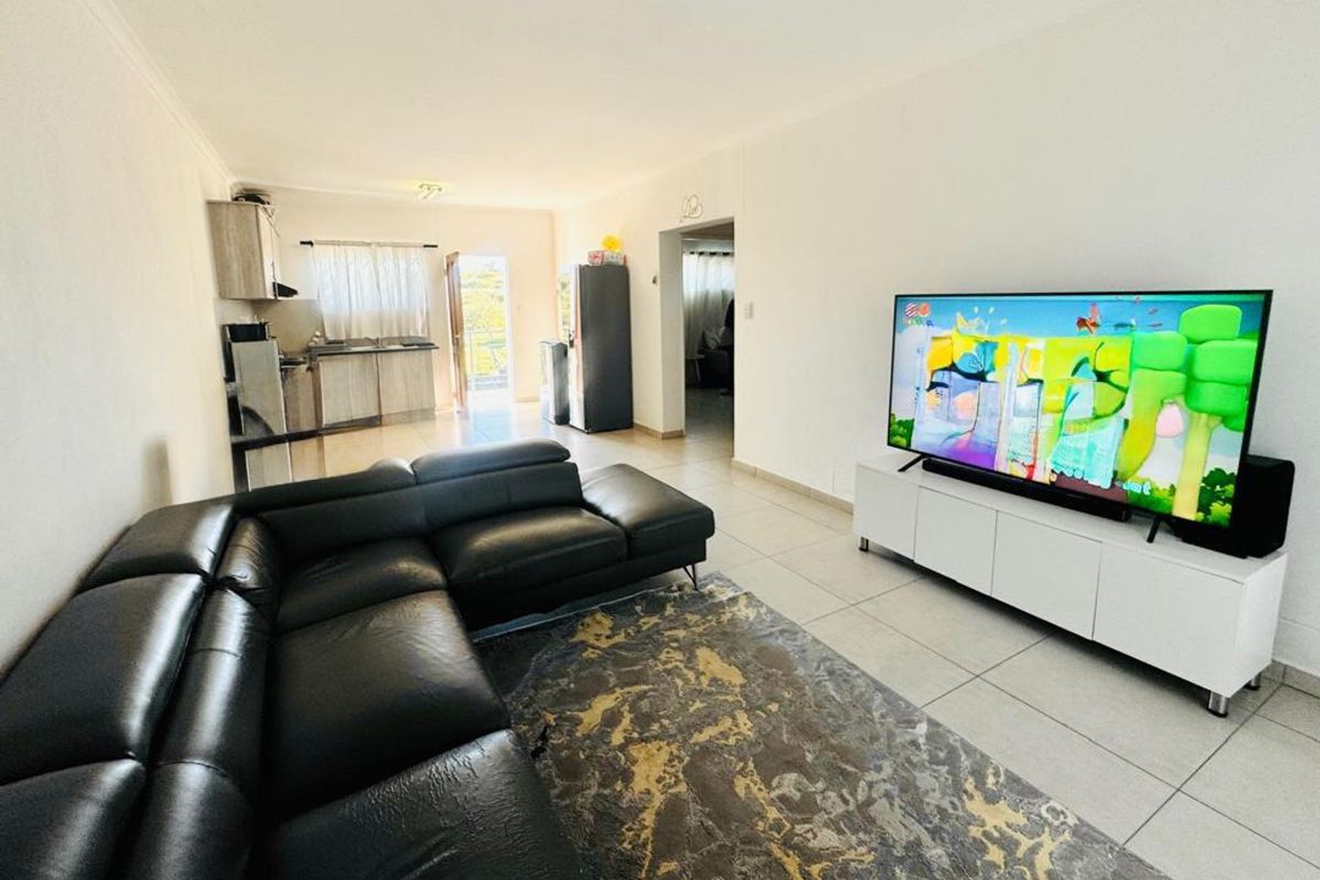 2 Bedroom Townhouse For Sale in Rocky Crest - Photo 4