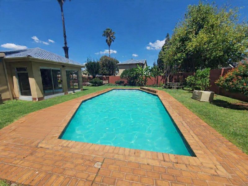 Townhouse - Investment Opportunity - Photo 8