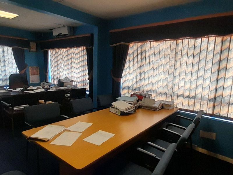 Your Dream Office in Windermere: Spacious & Secure! - Photo 6