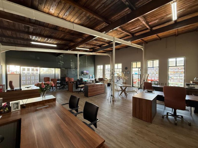 Versatile Commercial Property – For Sale, With Boutique Hotel Possibilities - Photo 6