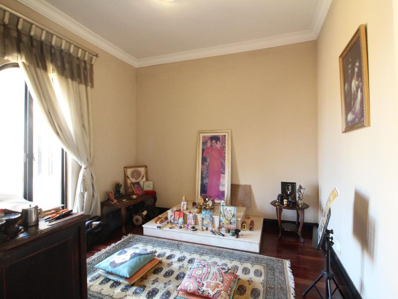 Luxury Fairway Living in Blue Valley Golf Estate - Photo 6