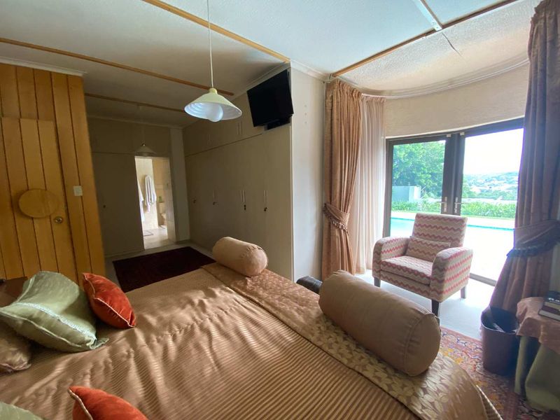 4 Bedroom house with flat and much more - Photo 9