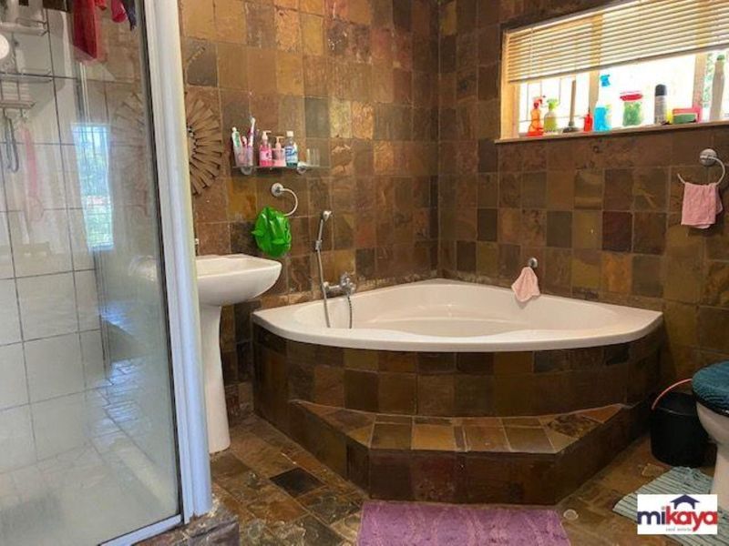 Stunning plot - Photo 6