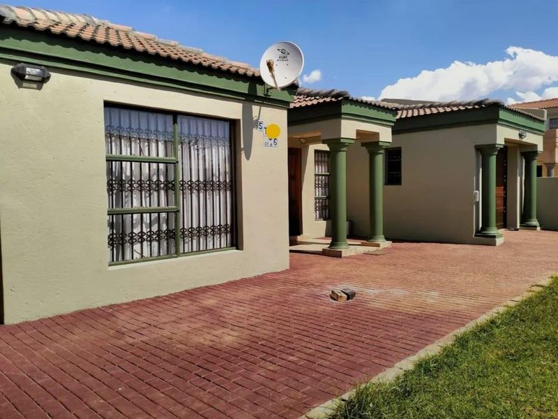 Charming 3 bedrooms house for sale in Soshanguve South - Photo 3