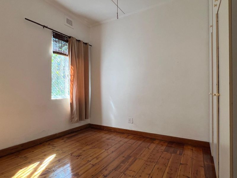 *Spacious and Bright Ground-Floor Apartment with Exclusive Garden** - Photo 6