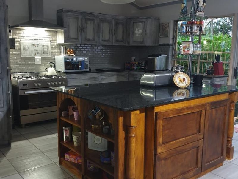 EXCLUSIVE MANDATE - Your Income-Generating Oasis in Aqua Park Awaits! - Photo 8