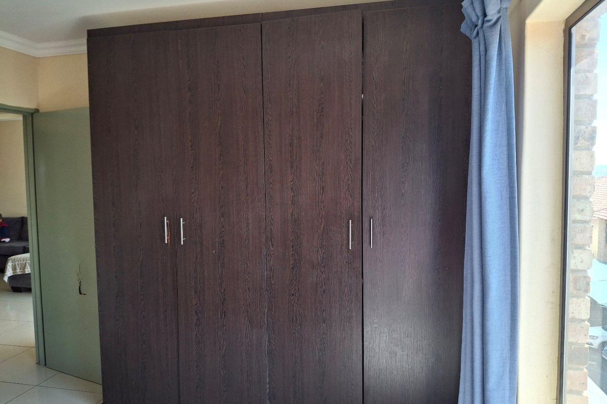 **Discover Your Dream Home in Winchester Hills - Photo 5