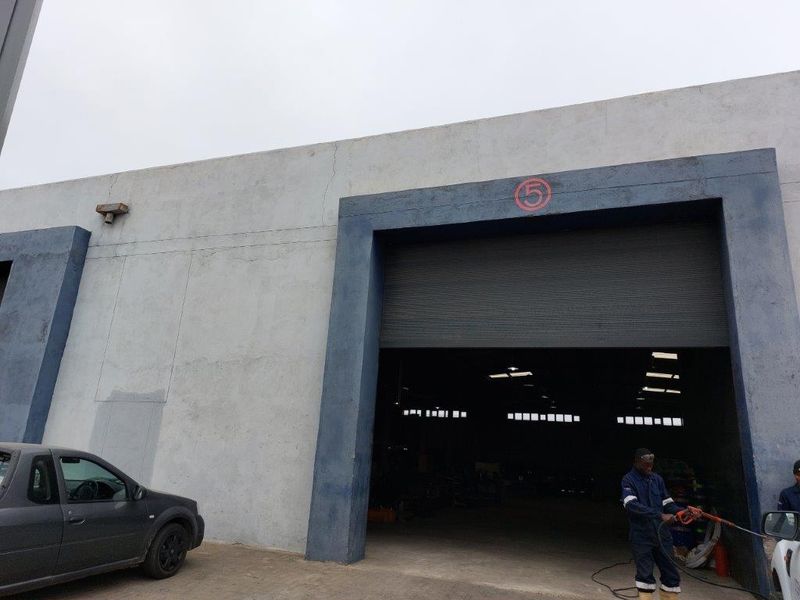 Amazing fully developed Industrial Property with lots of potential 💢 - Photo 7