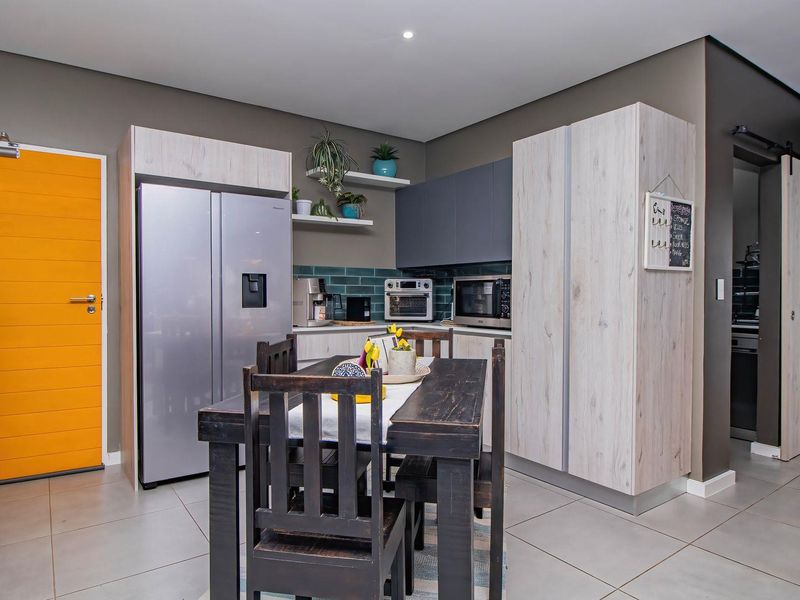 Hartland estate entertainers dream home - Photo 7