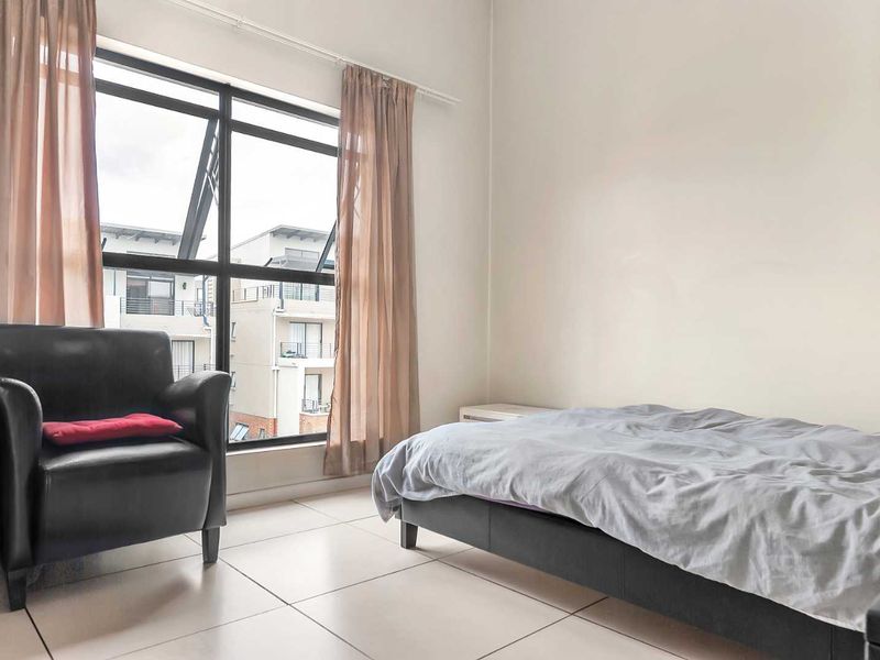 IMMACULATE 1 BEDROOM APARTMENT FOR SALE IN FOURWAYS - Photo 8