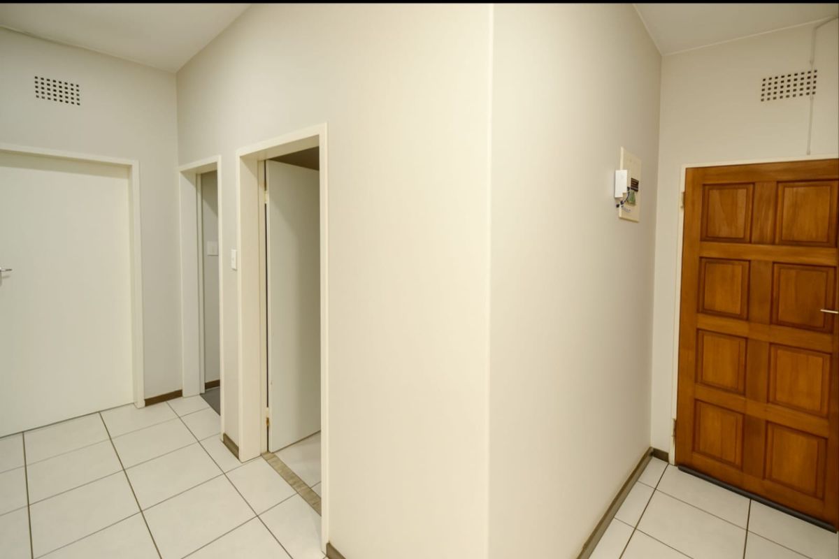 First-Floor 2-Bedroom Apartment with Enclosed Balcony - Photo 3