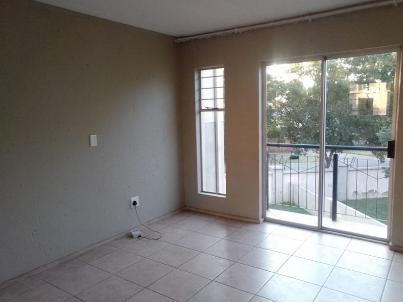 Apartment Flat for Rent in Park Square Klippoortjie Boksburg - Photo 6