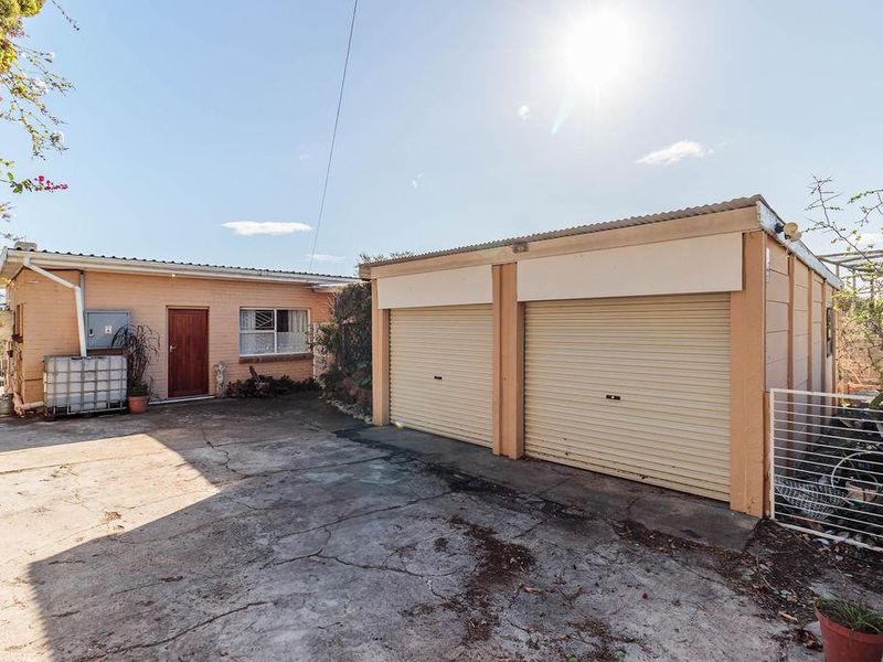 Stunning 3 bed 2 bath home for sale - Photo 4